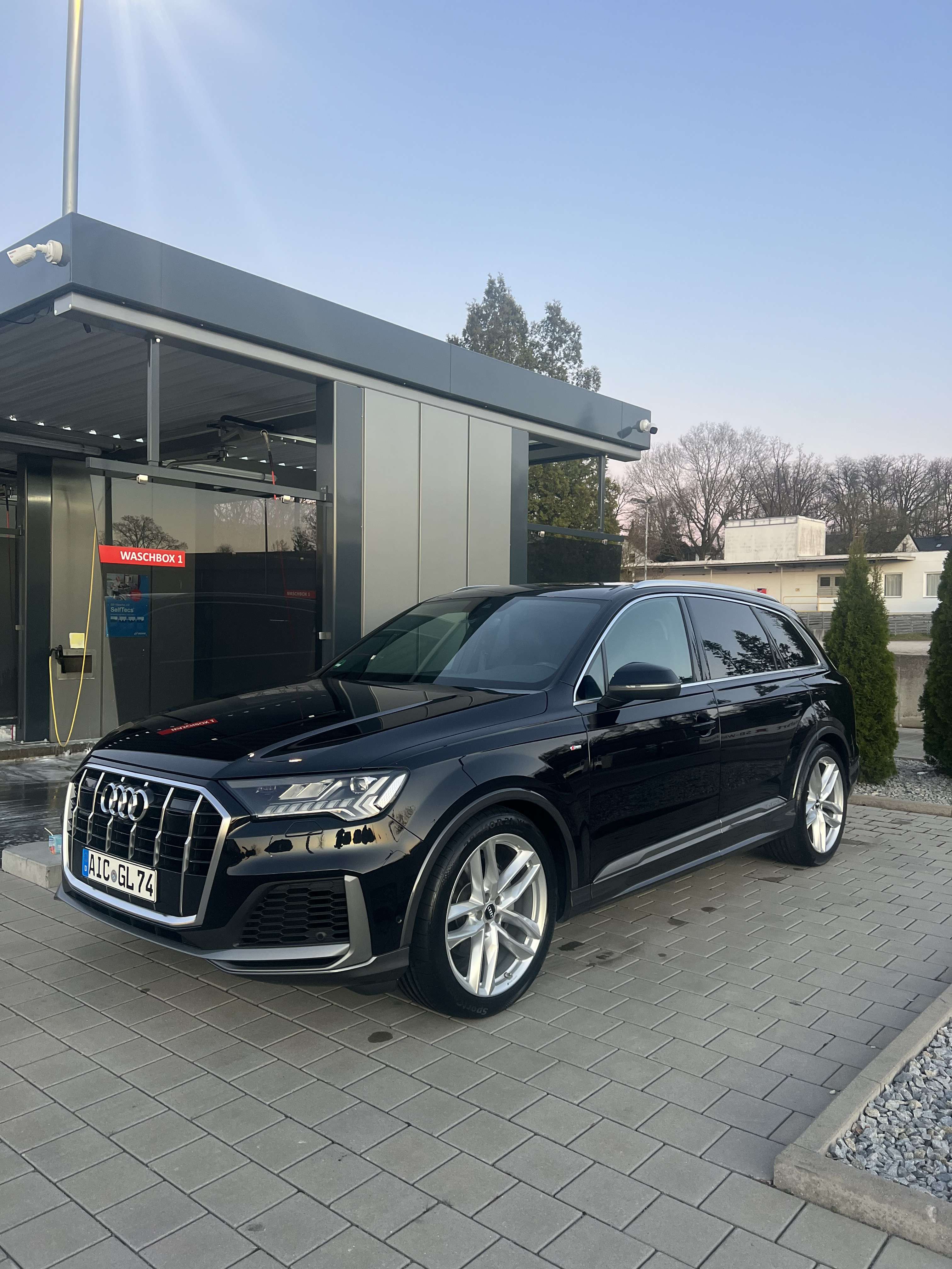 Second hand Audi Q7 3.0
