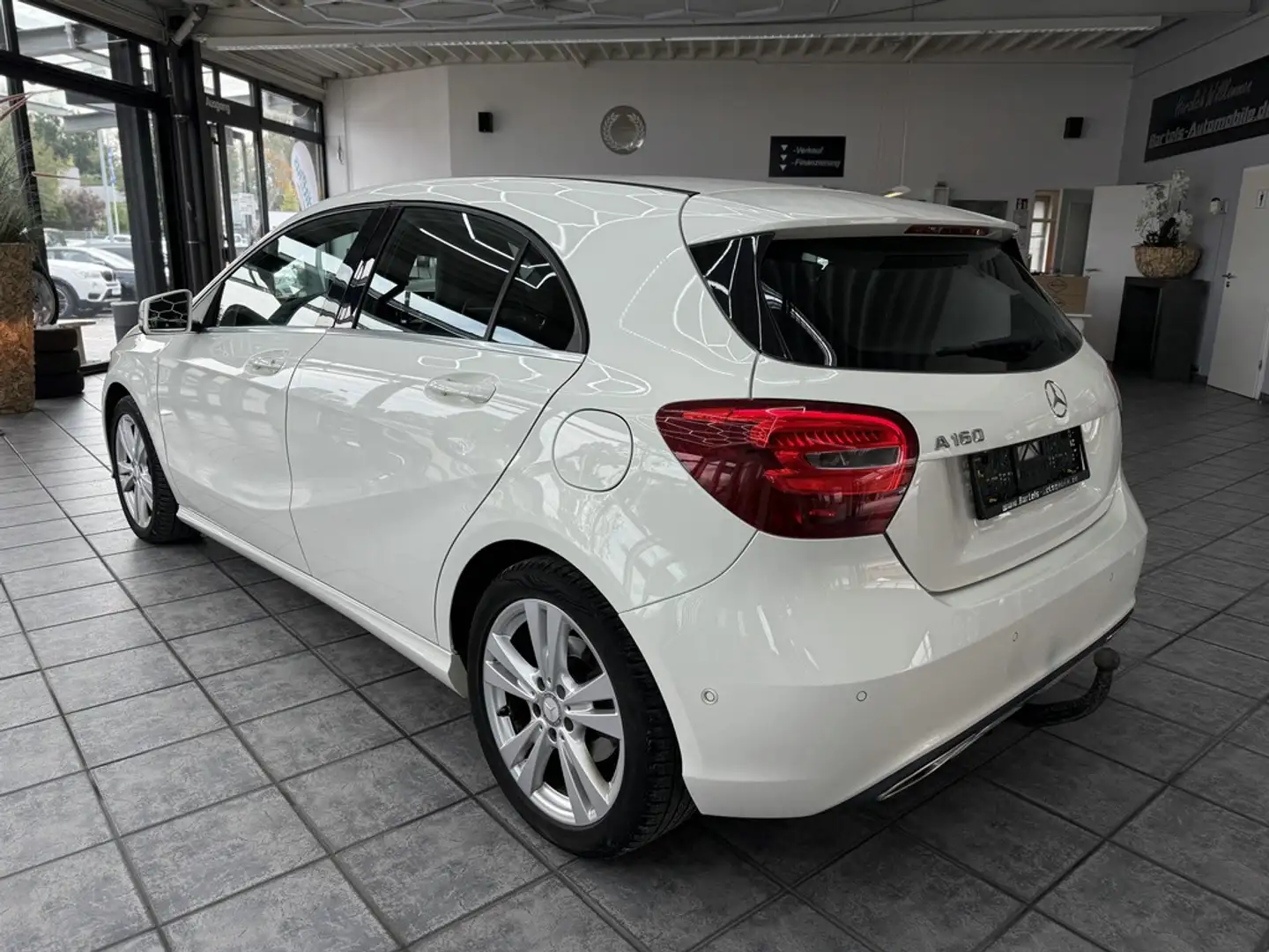 Mercedes-Benz A 160 Urban, Leder, Navi, Klima, Sitzheiz., AHK Weiß - 2