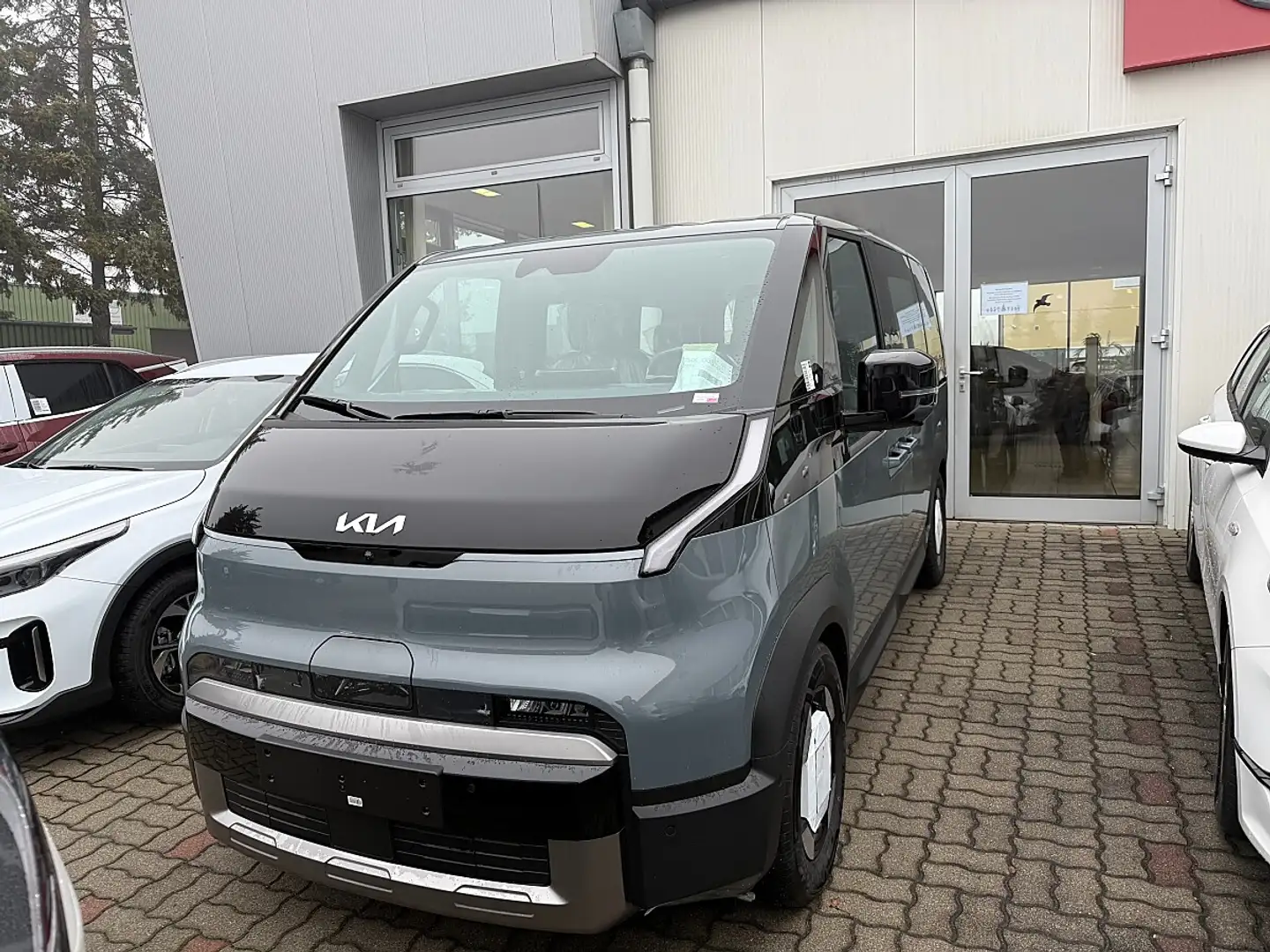 Kia Sonstige PV5 71,2kWh Earth Plus P2 - Comfort+ Paket - El... Grau - 1