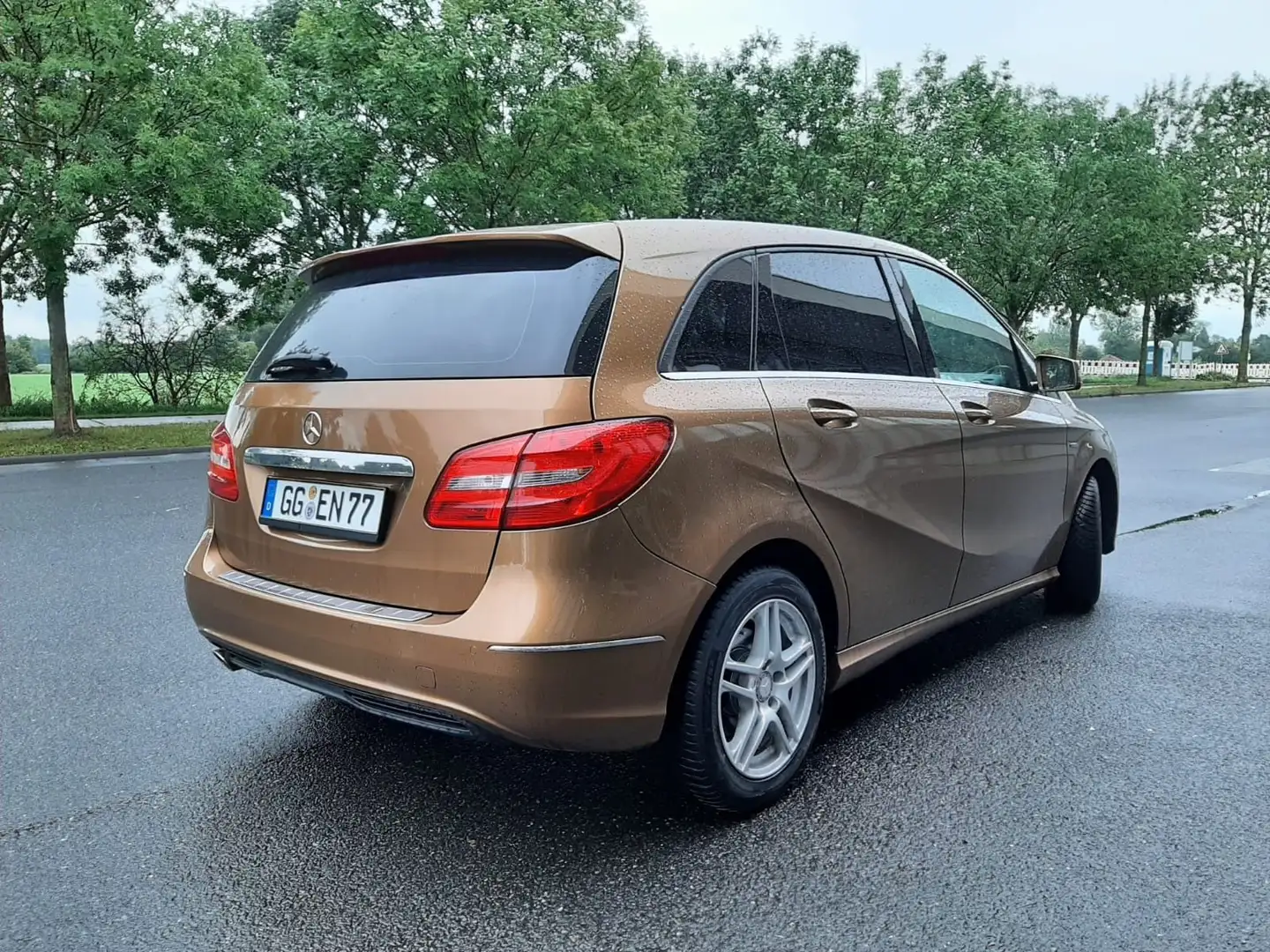 Mercedes-Benz B 180 CDI *VOLLLEDER+NAVI* Beige - 2