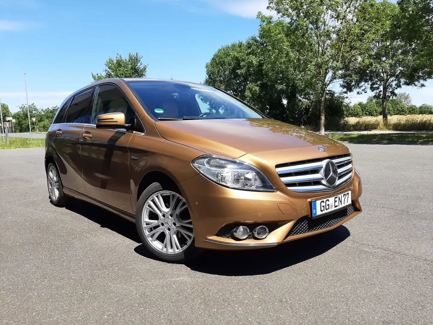 Mercedes-Benz B 180 CDI *VOLLLEDER+NAVI* Beige - 1