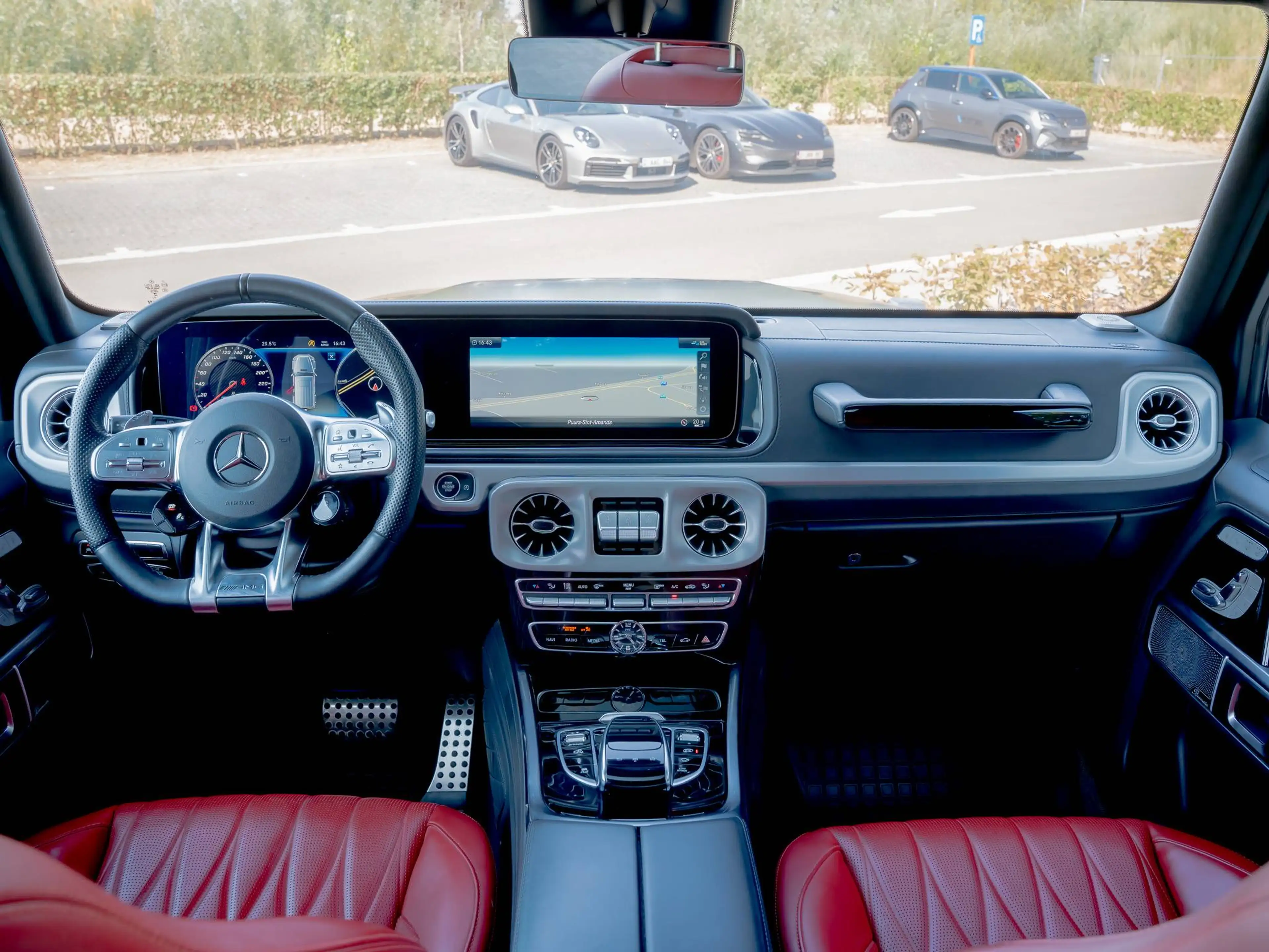 Mercedes-Benz G 63 AMG G 63 AMG - MANUFAKTUR Dark Olive Magno - Burmester - Massage - 360° - ACC — photo 10