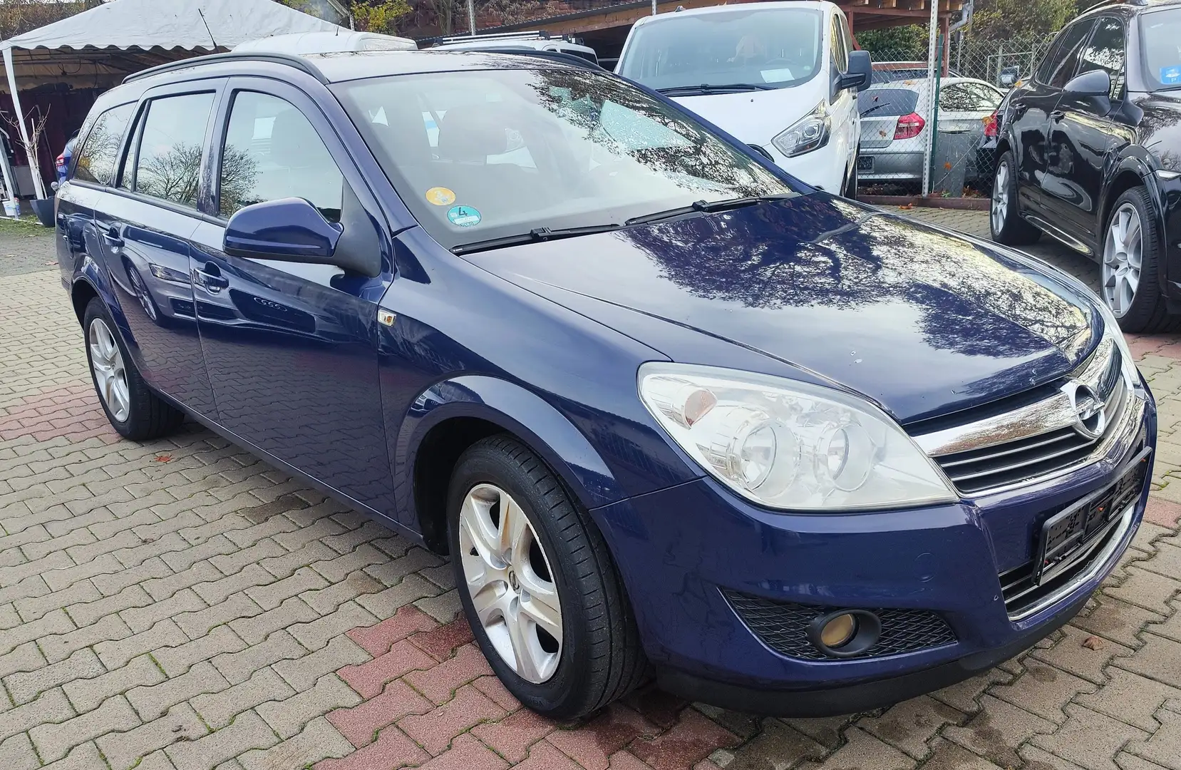 Opel Astra Edition Caravan AHK Bleu - 2
