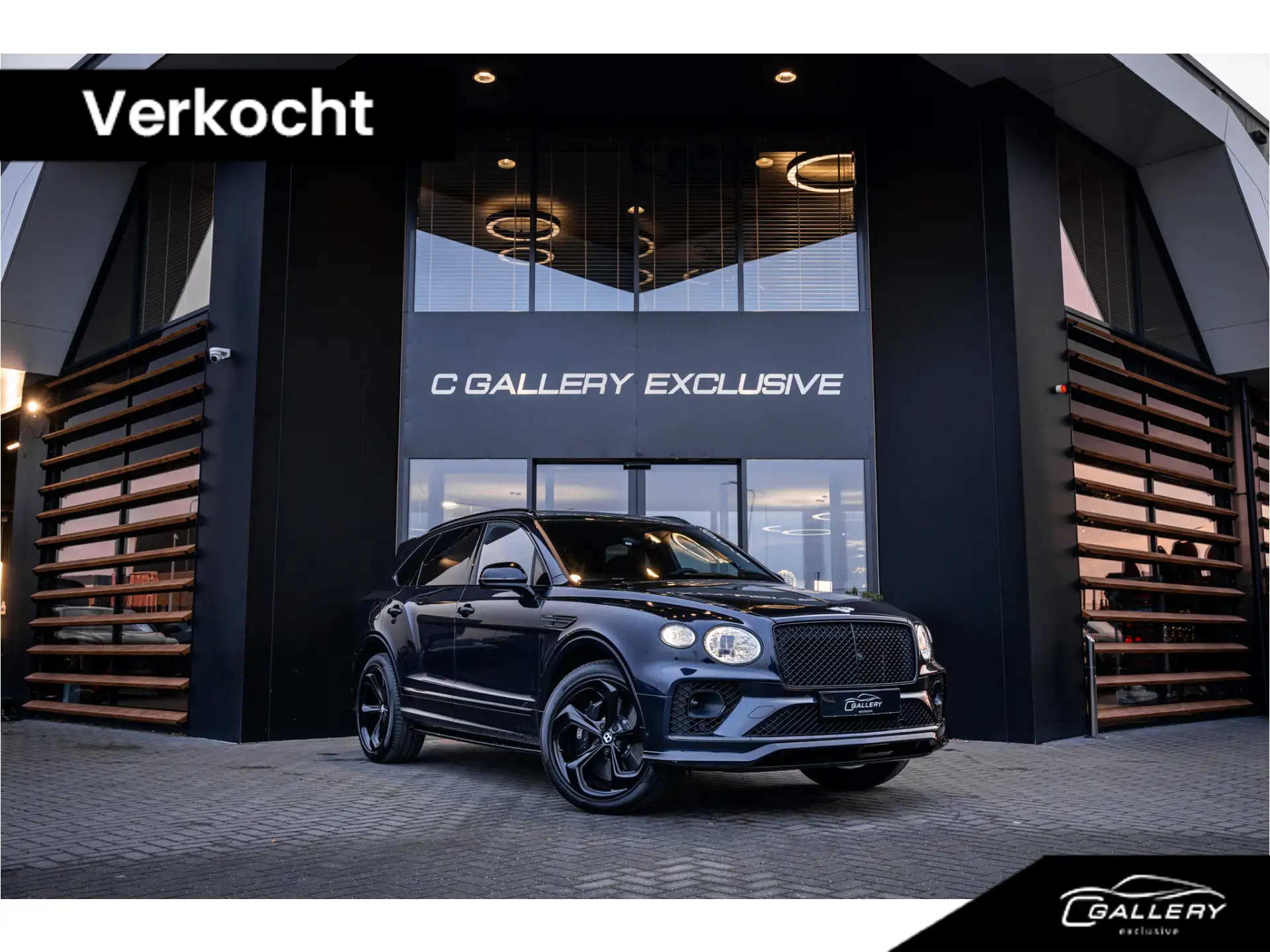 벤틀리 벤테이가 4.0 V8 2022 블랙 사진 1