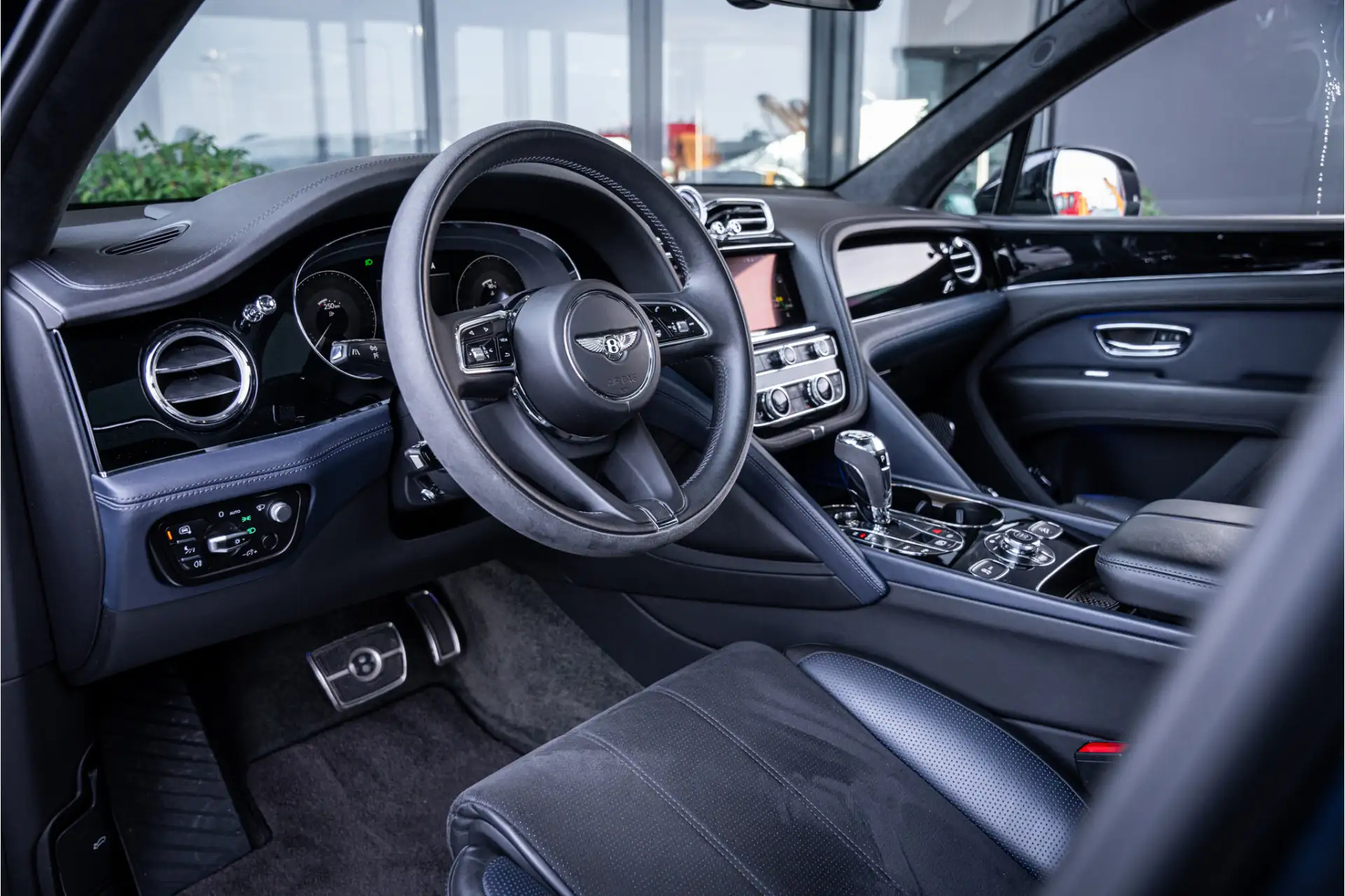 벤틀리 벤테이가 4.0 V8 2022 블랙 사진 8
