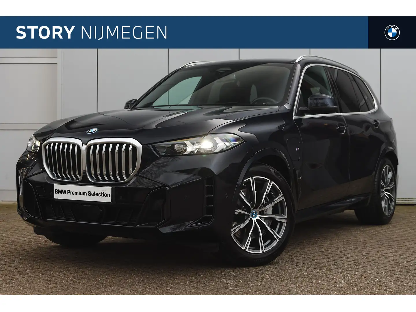 BMW X5 xDrive50e M Sport Automaat / Sportstoelen / Adapti Noir - 1