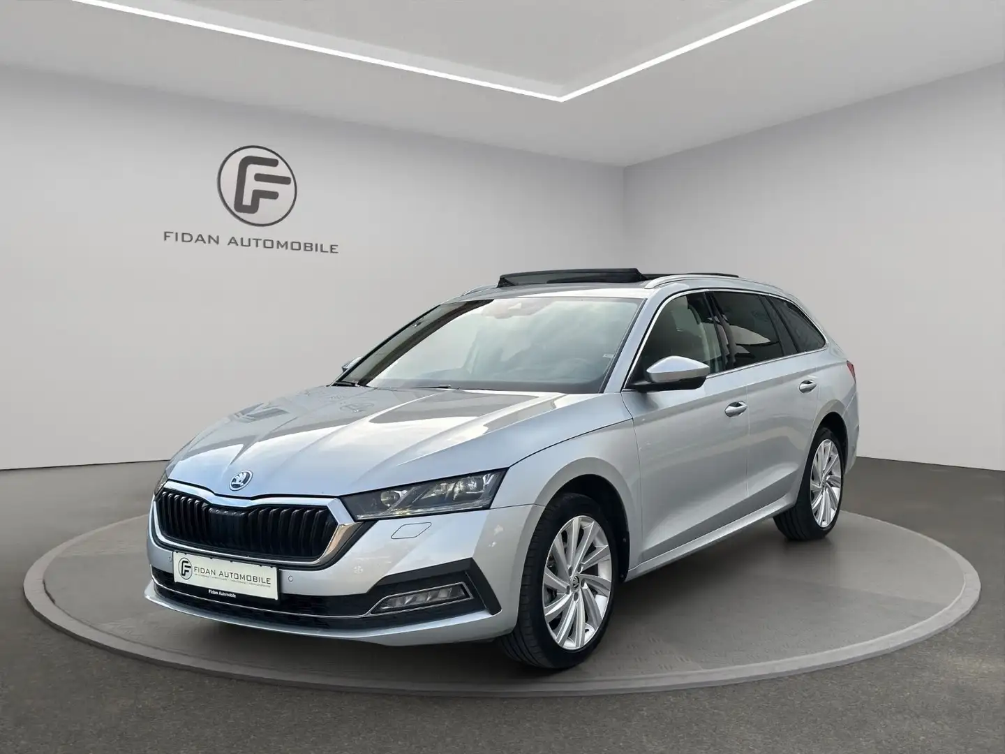 Skoda Octavia Combi Style*Pano*Virtual*LED*HUD*ACC*AHK Argento - 1