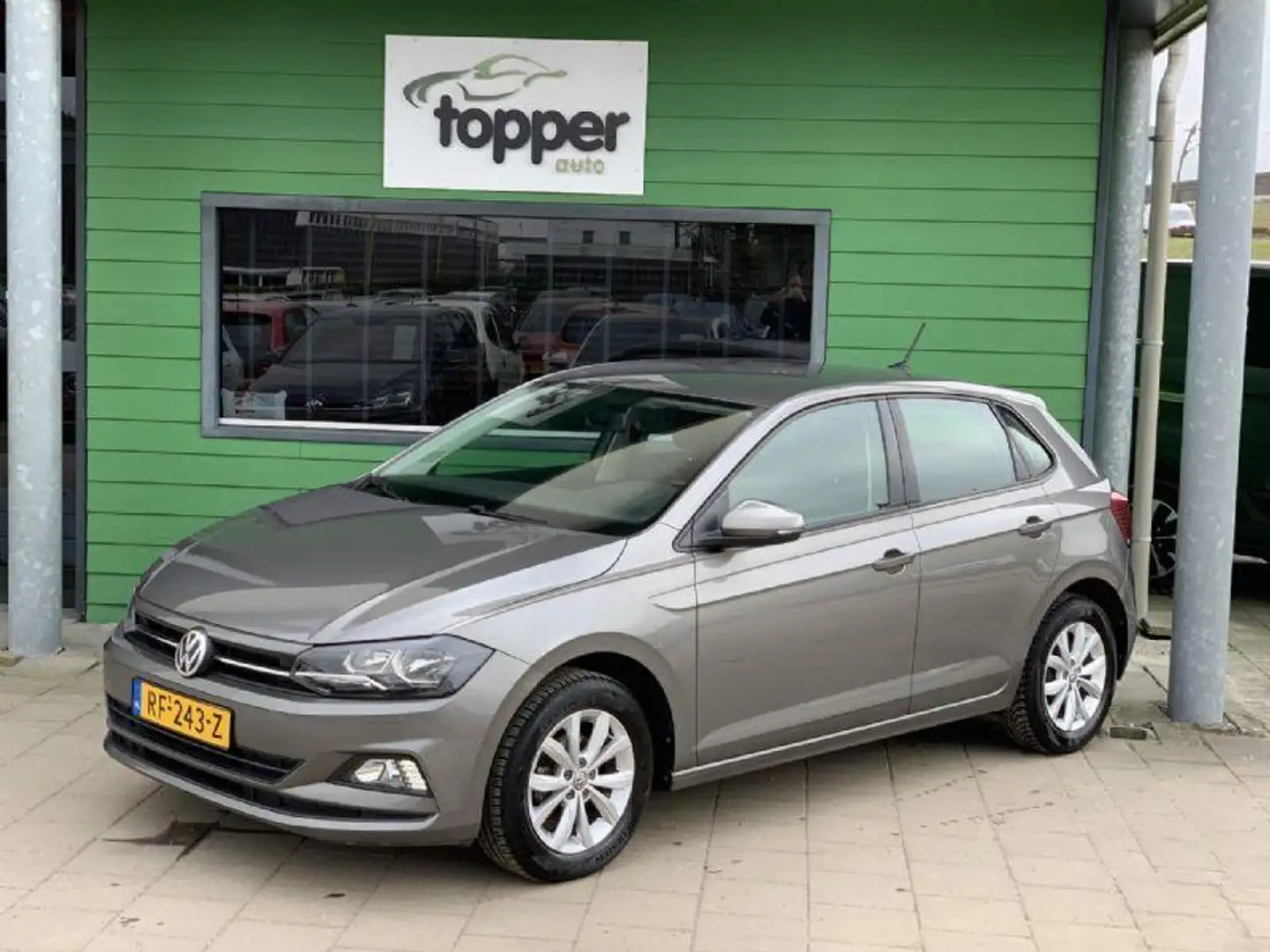 Volkswagen Polo 1.0 TSI Comfortline | Navigatie | CruiseControl | Szürke - 1