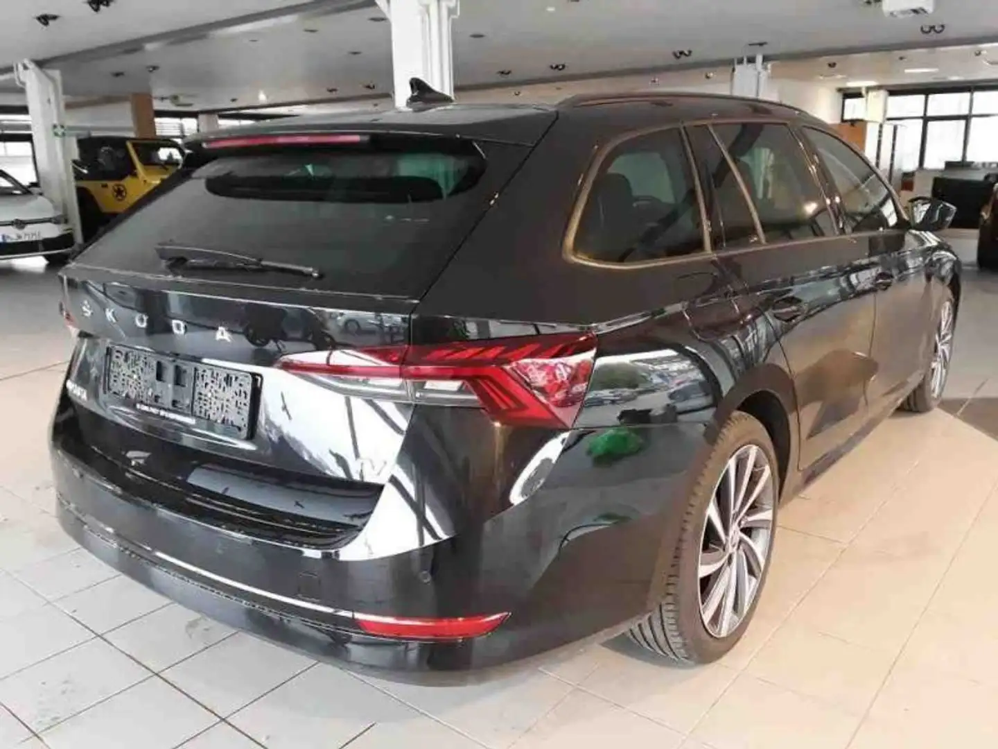 Skoda Octavia Combi 1.4 TSI iV DSG Ambition Schwarz - 2