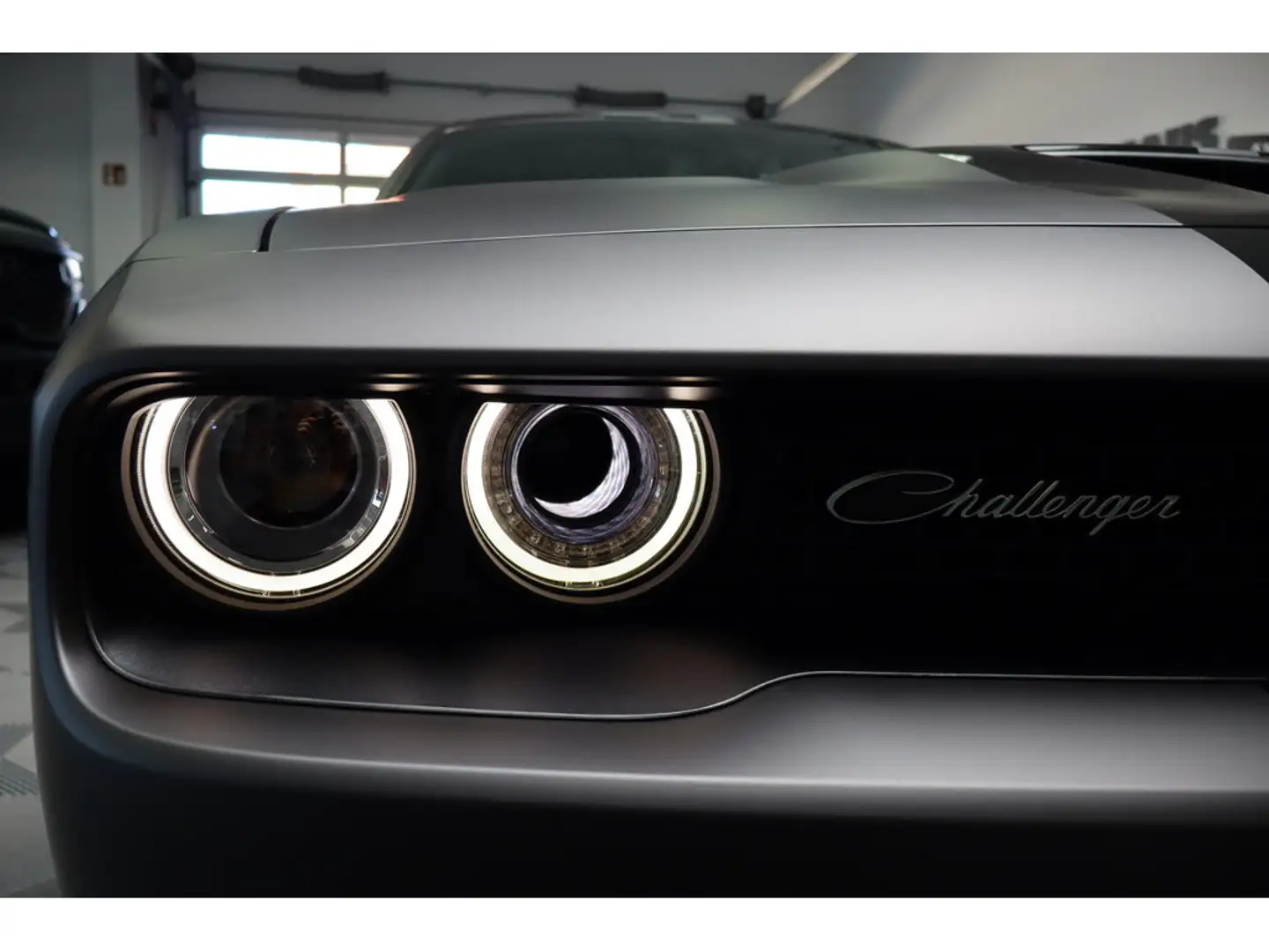 Dodge Challenger R/T 6.4 L ScatPack WideBody, Matt Black Grey - 2