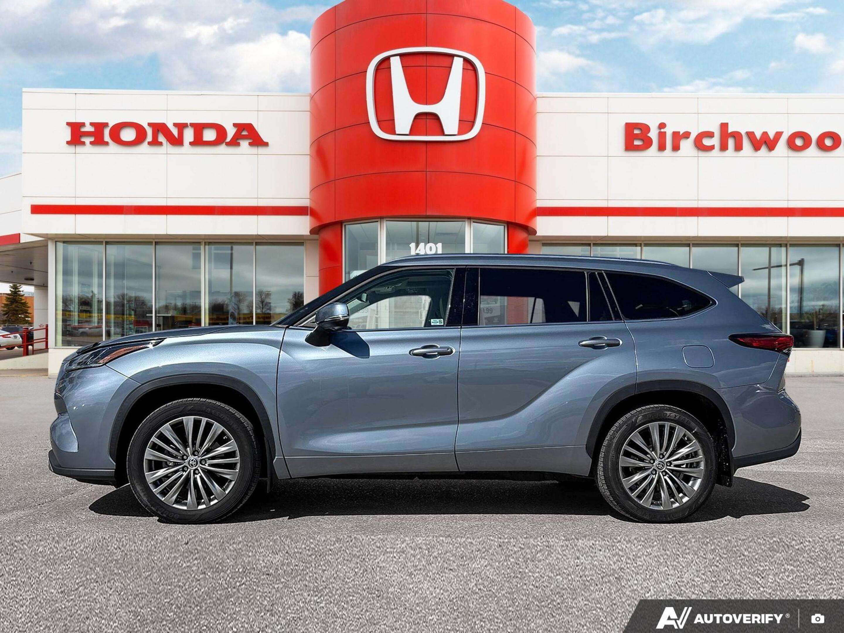 2021 Toyota Highlander Limited Platinum | Sunroof | AWD | Loaded — снимка 1