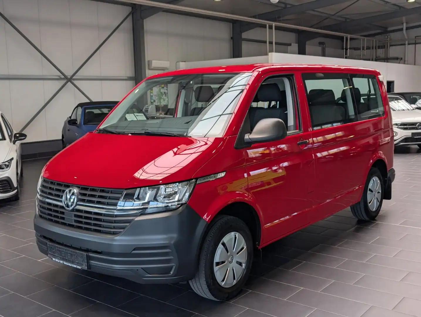 Volkswagen T6 Caravelle T6.1 Caravelle  Kurz Trendline 8-fach 9Sitzer Rojo - 1