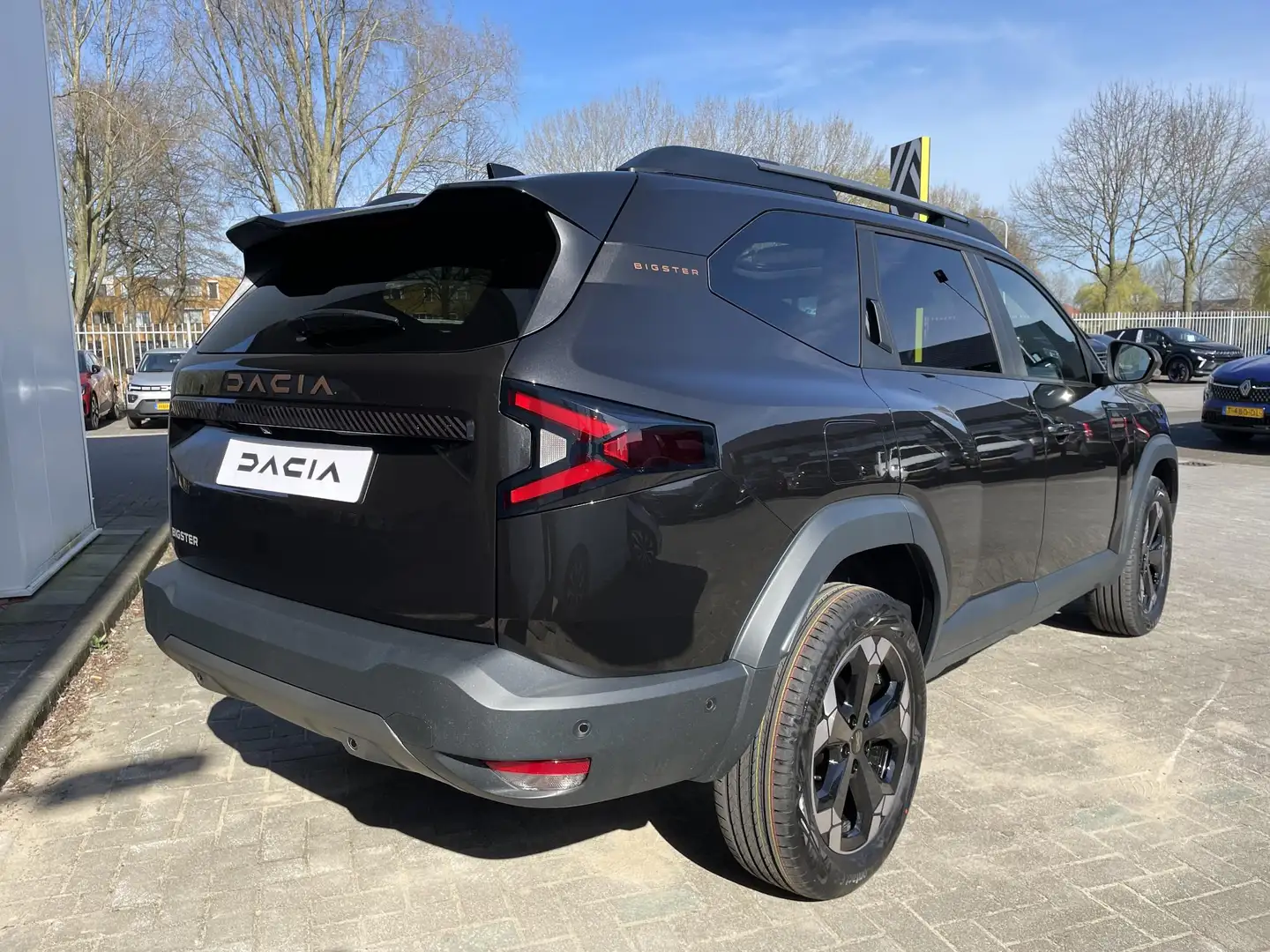 Dacia Bigster 1.2 Mild Hybrid 140 Extreme Zwart - 2