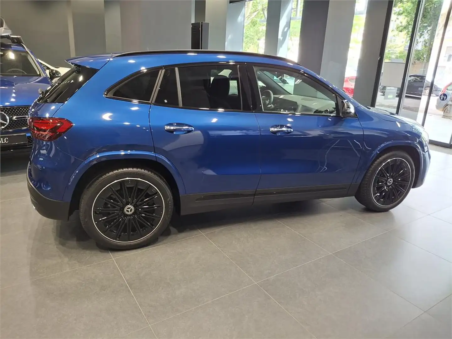 Mercedes-Benz GLA 200 D - 2