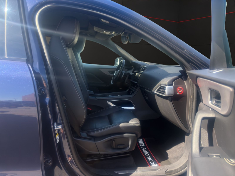 Jaguar F-Pace First  AWD AHK/Navi/Leder/LED/Pano/Virtua — photo 14
