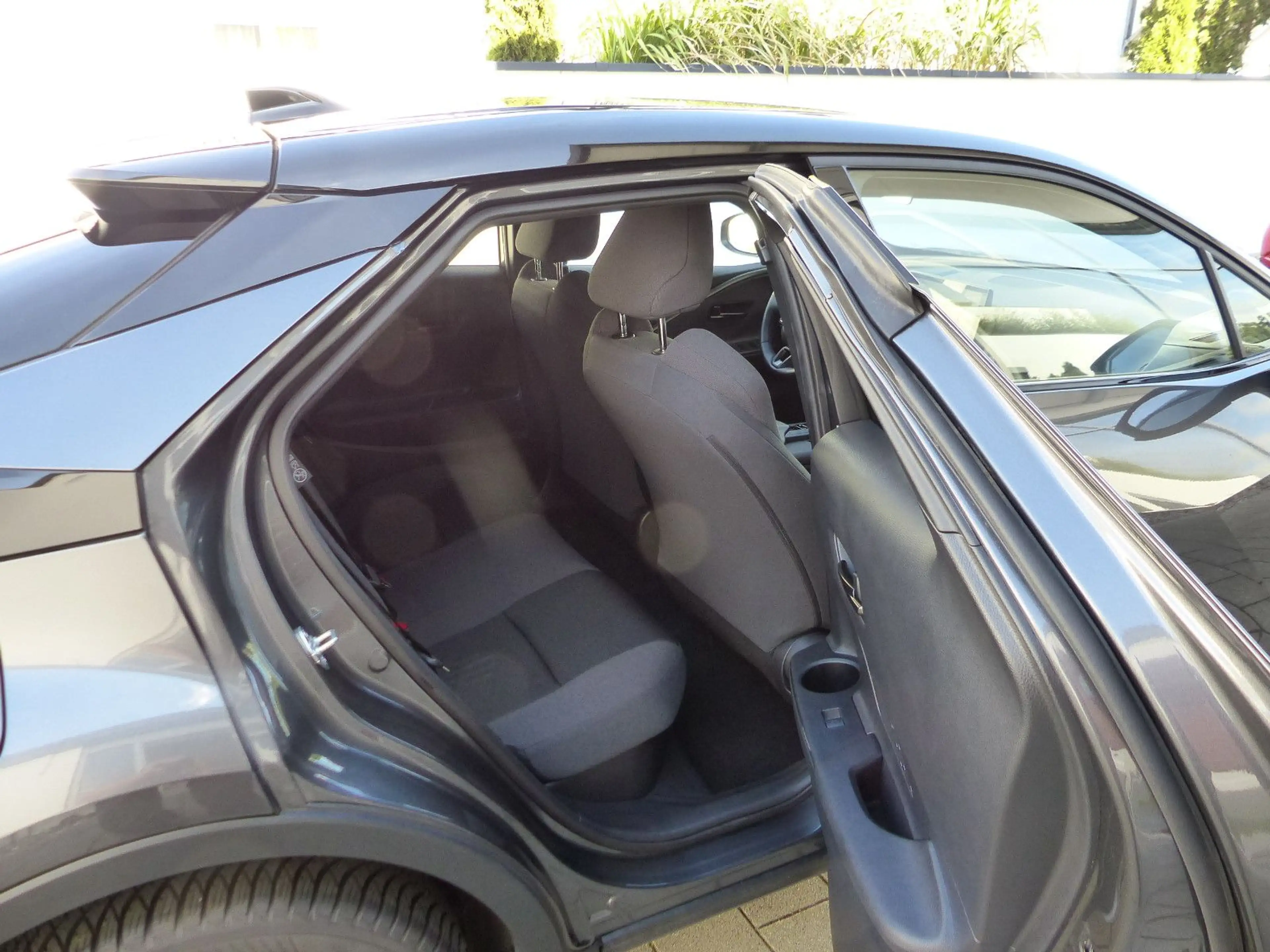 Toyota C-HR Plug-In Hybrid Teamplayer SHZ CarPlay CAM — photo 7