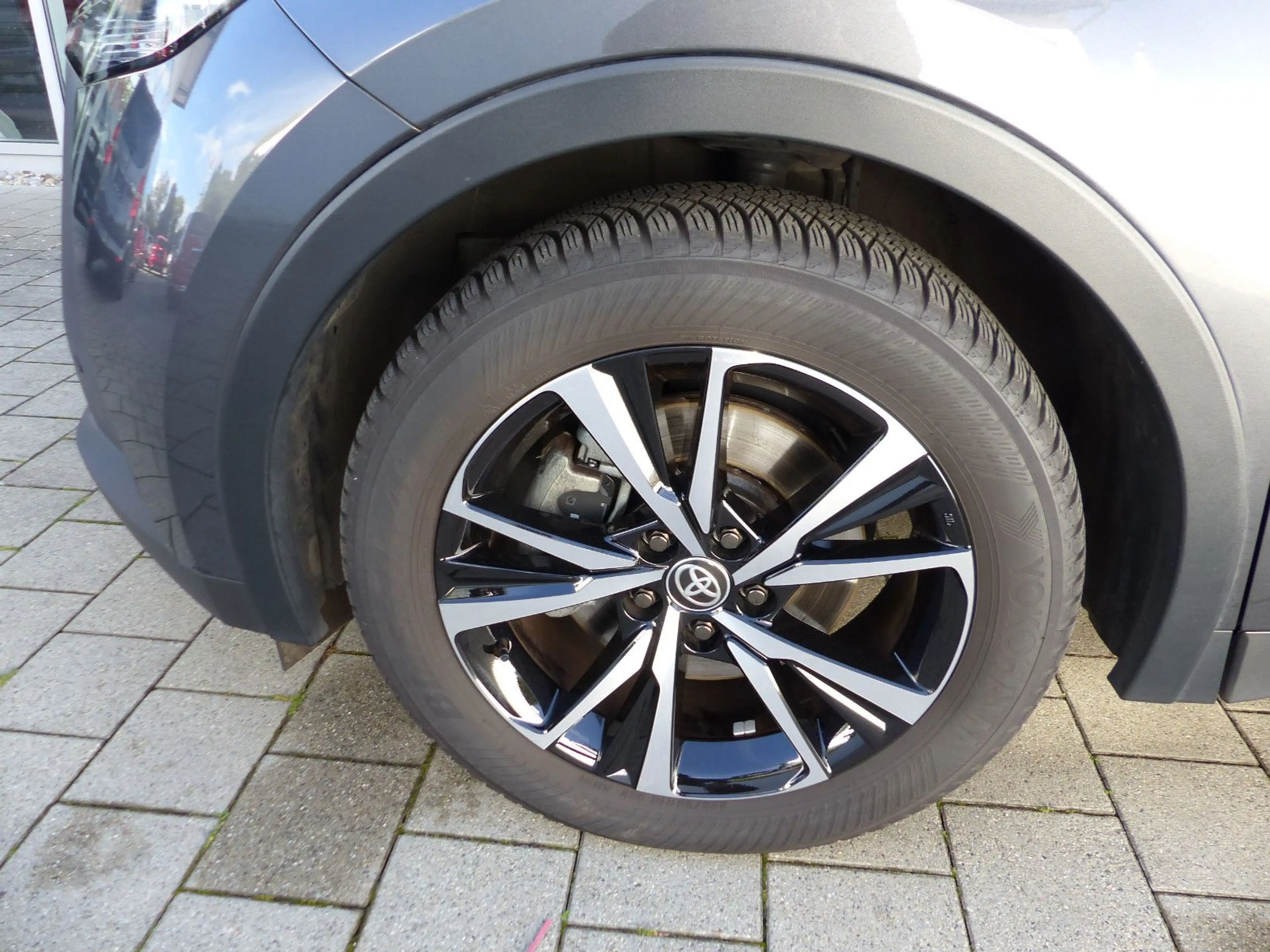 Toyota C-HR Plug-In Hybrid Teamplayer SHZ CarPlay CAM — photo 15