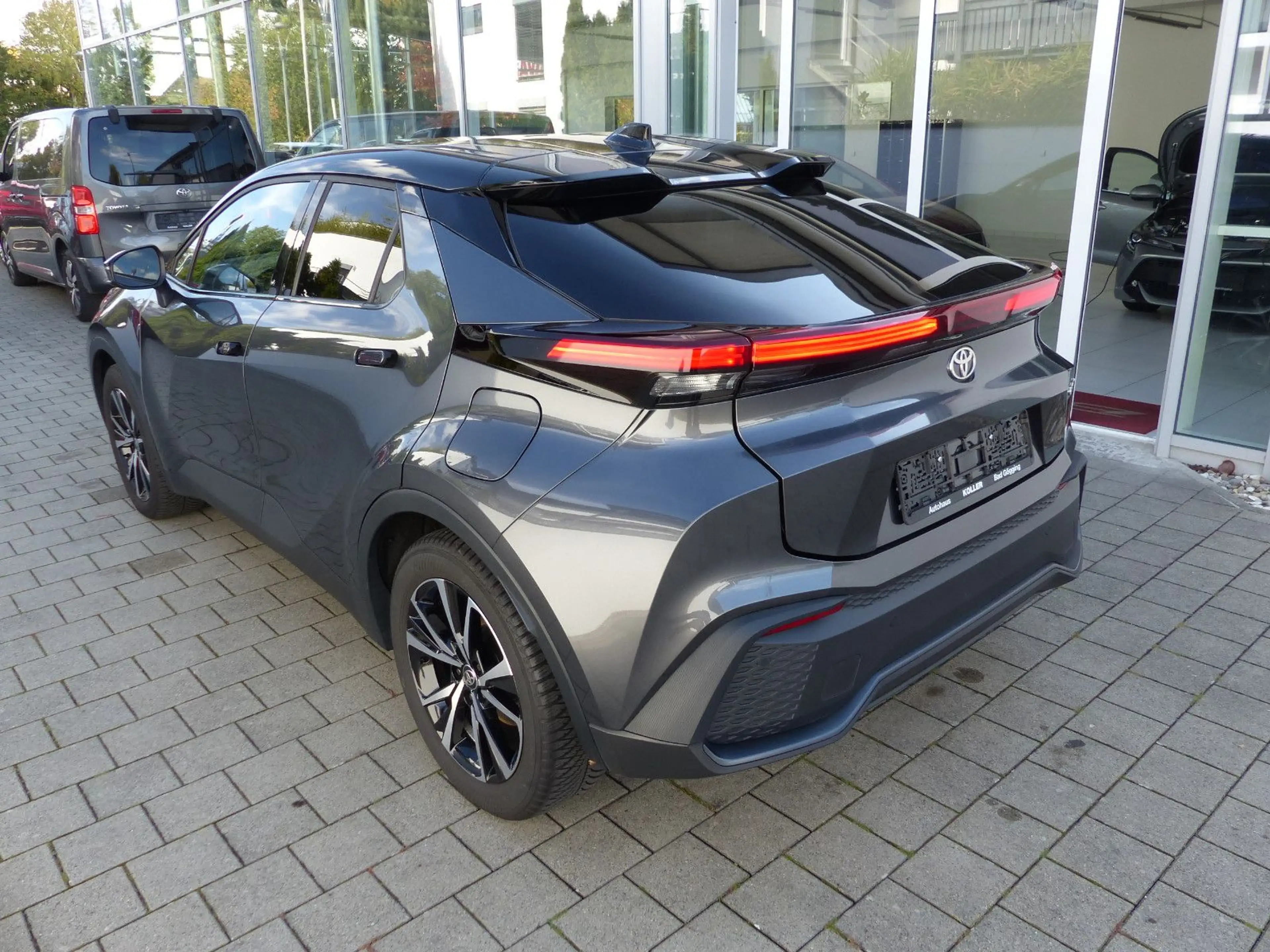 Toyota C-HR Plug-In Hybrid Teamplayer SHZ CarPlay CAM — photo 2