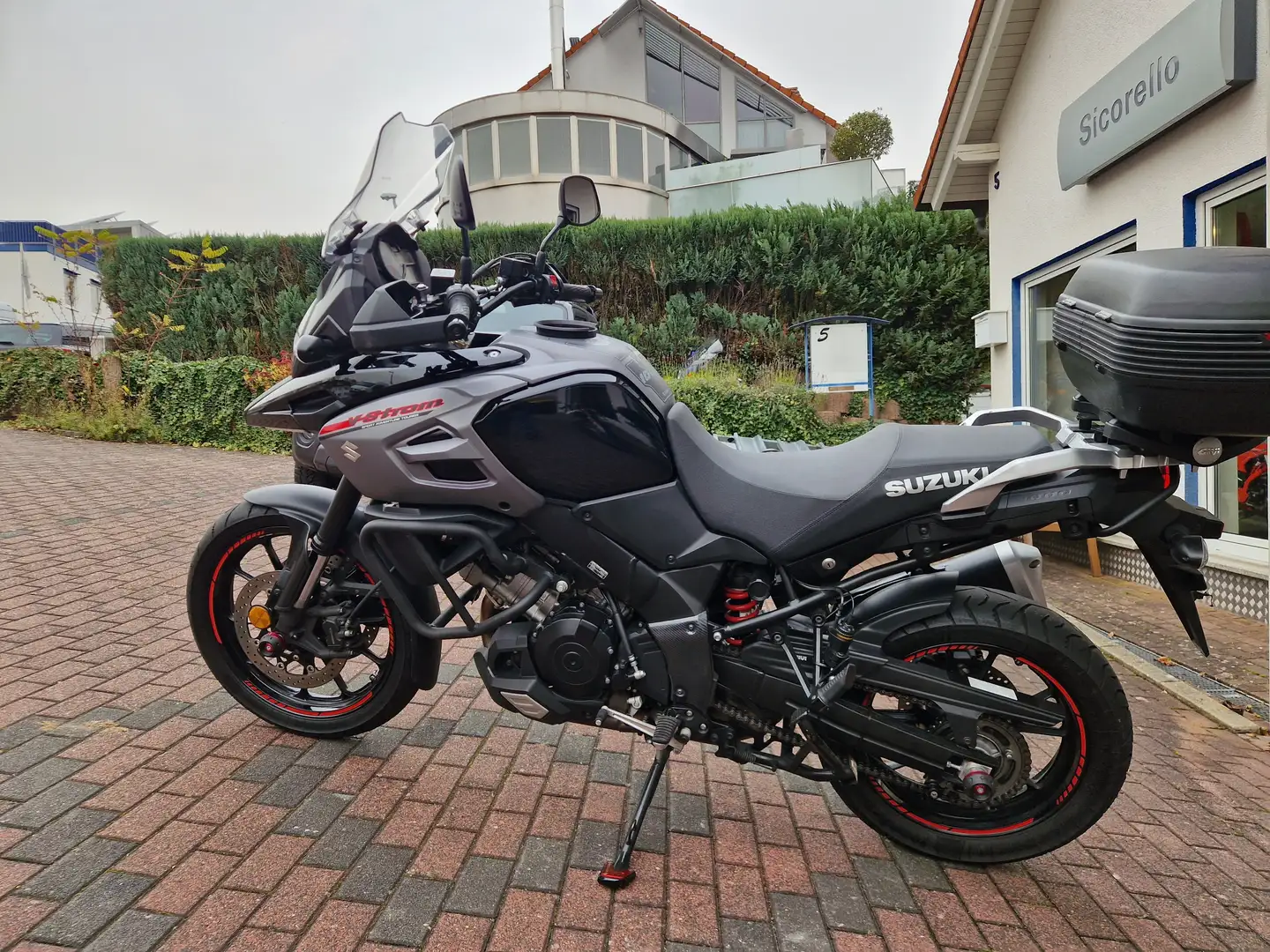 Suzuki V-Strom 1000 TopCase Wartung/neu  gepflegt Negro - 2