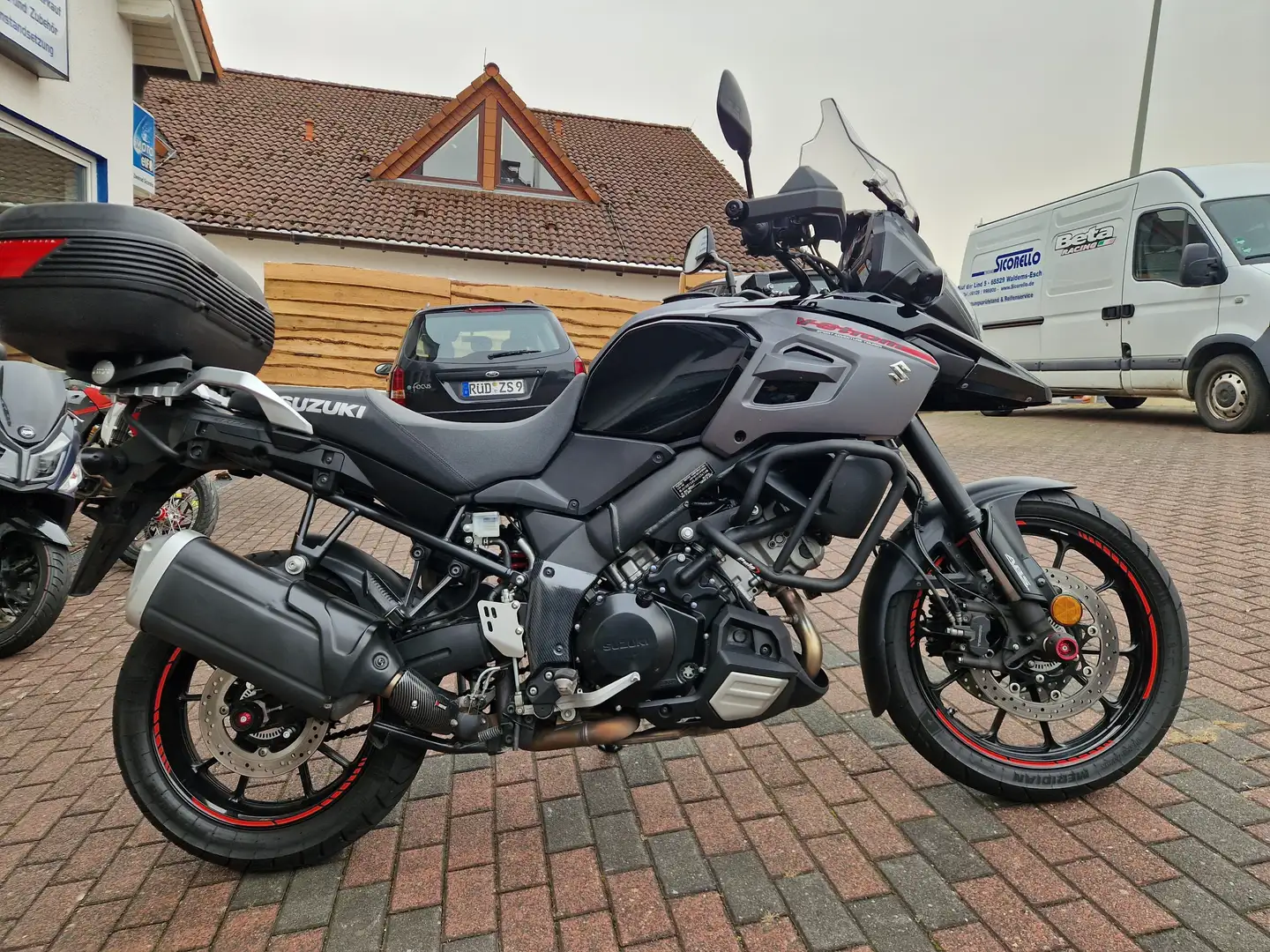 Suzuki V-Strom 1000 TopCase Wartung/neu  gepflegt Negro - 1
