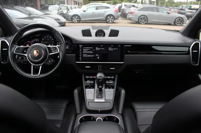 Porsche Cayenne view 2