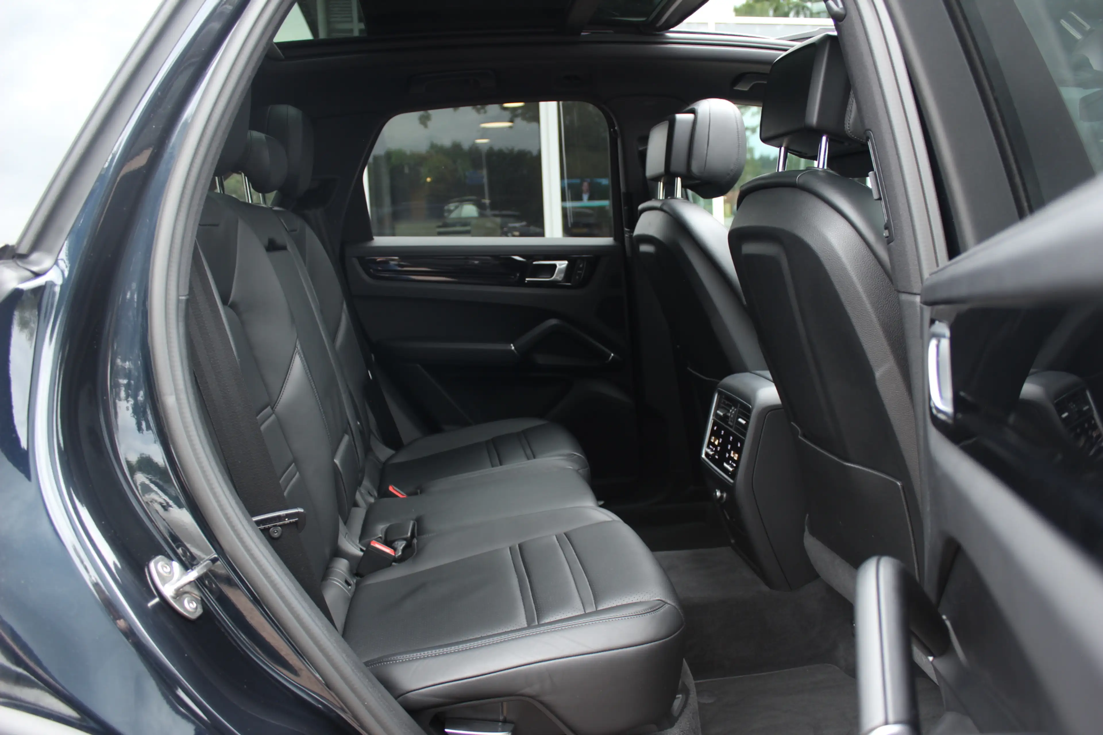 Porsche Cayenne 3.0 E-Hybrid / Panoramadak / 360Camera / Achterasb — photo 12
