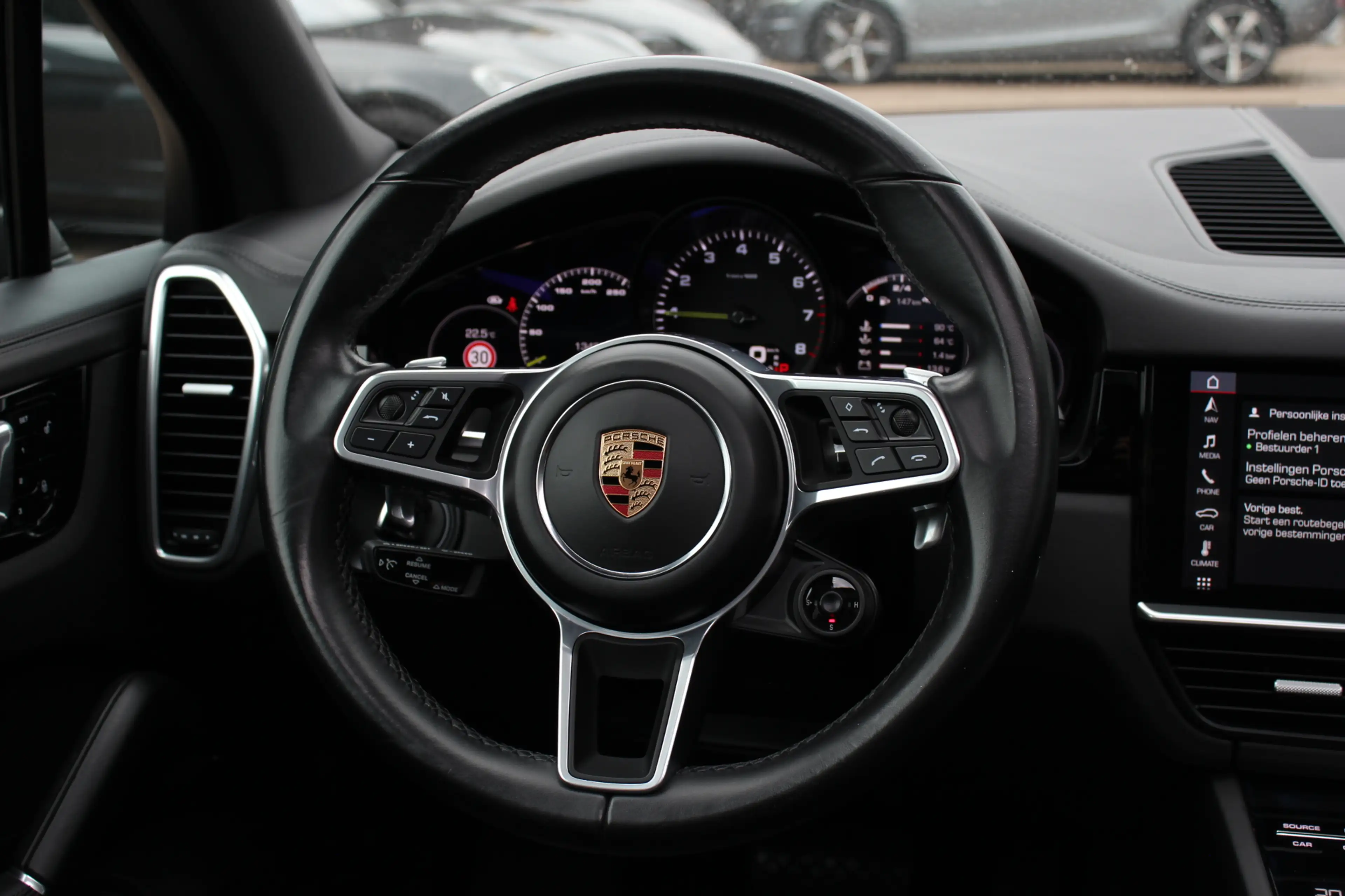 Porsche Cayenne 3.0 E-Hybrid / Panoramadak / 360Camera / Achterasb — photo 17