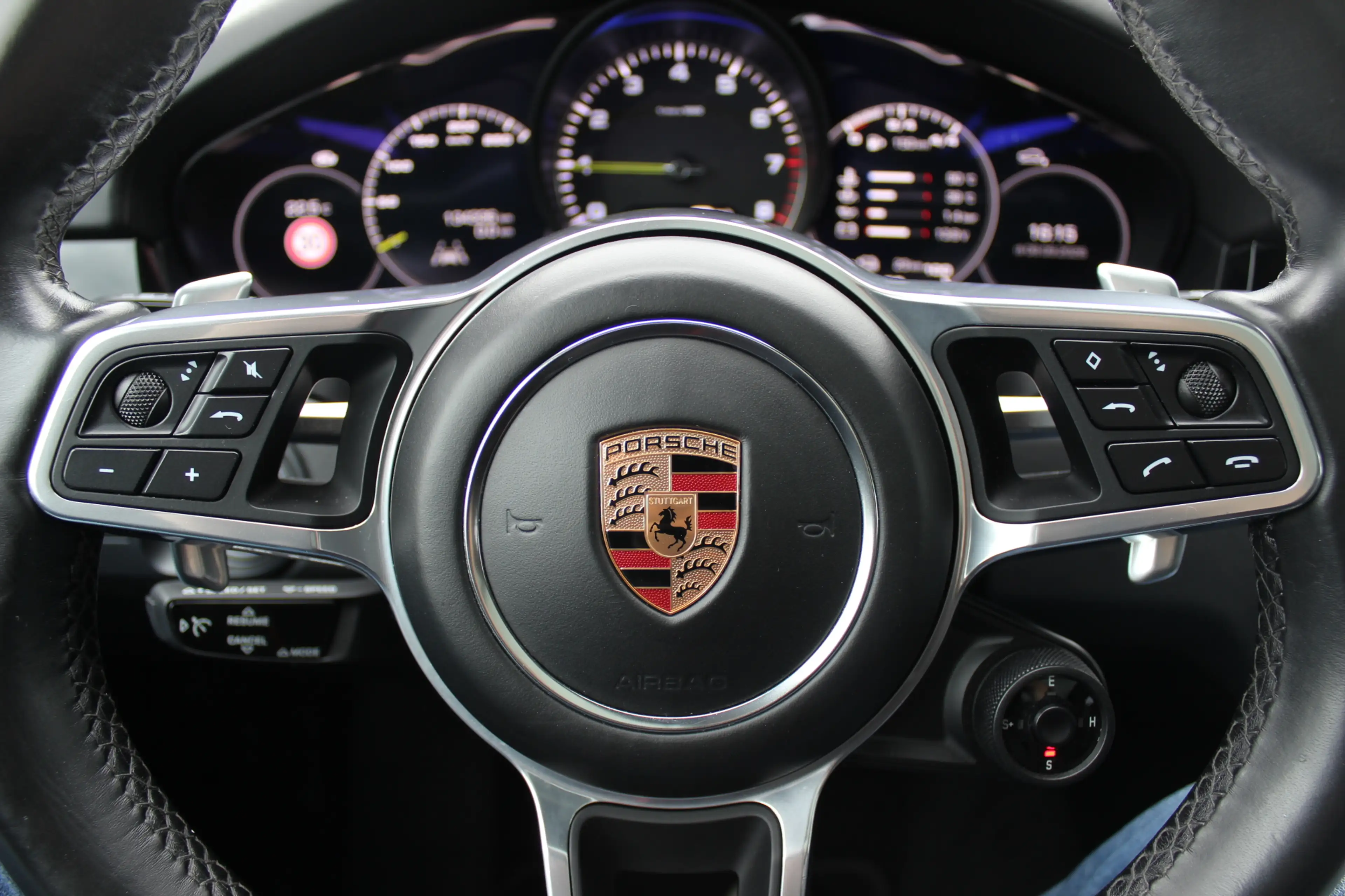 Porsche Cayenne 3.0 E-Hybrid / Panoramadak / 360Camera / Achterasb — photo 31