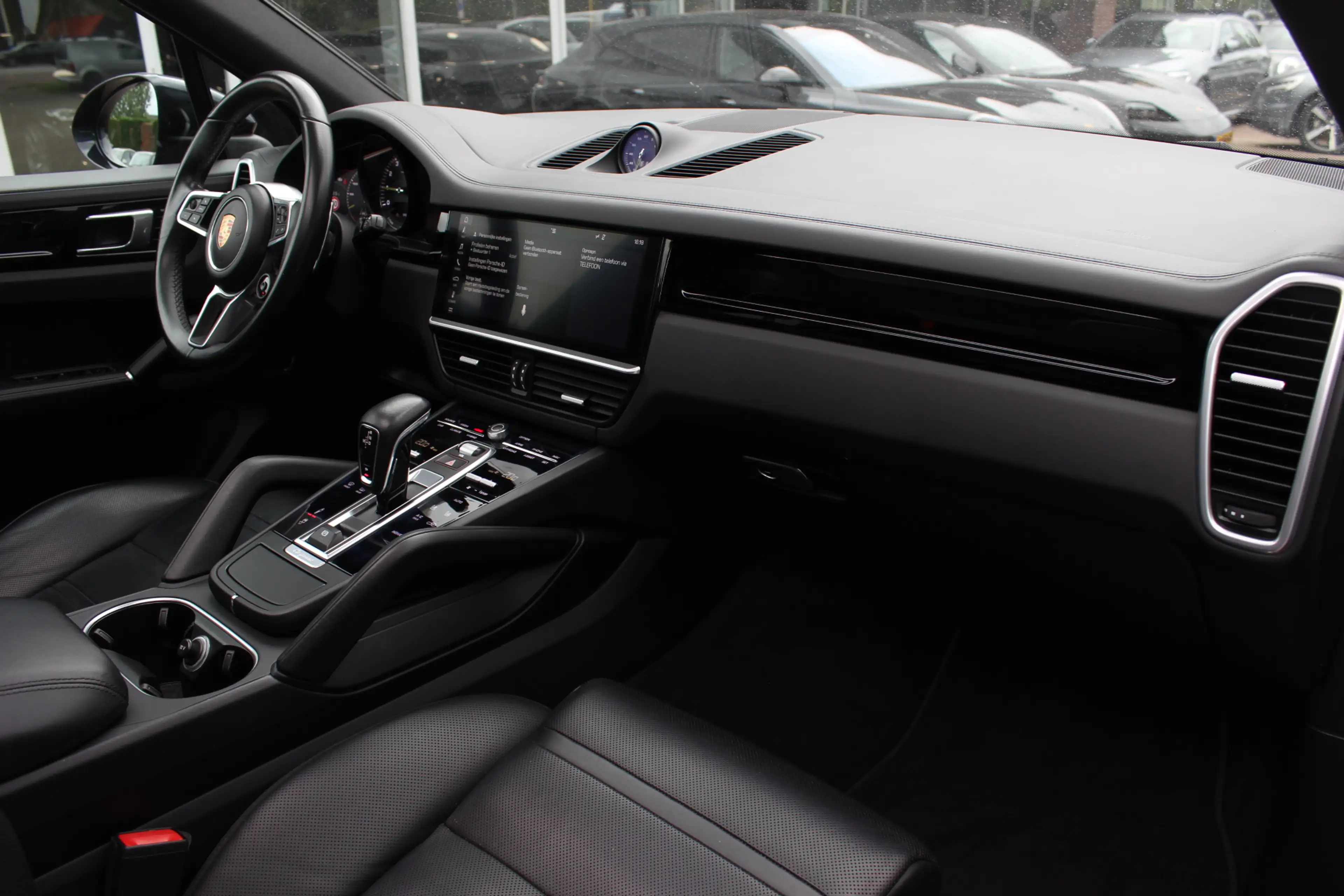 Porsche Cayenne 3.0 E-Hybrid / Panoramadak / 360Camera / Achterasb — photo 13