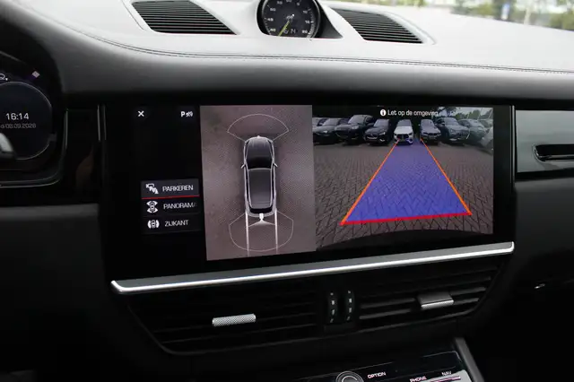 Porsche Cayenne view 25