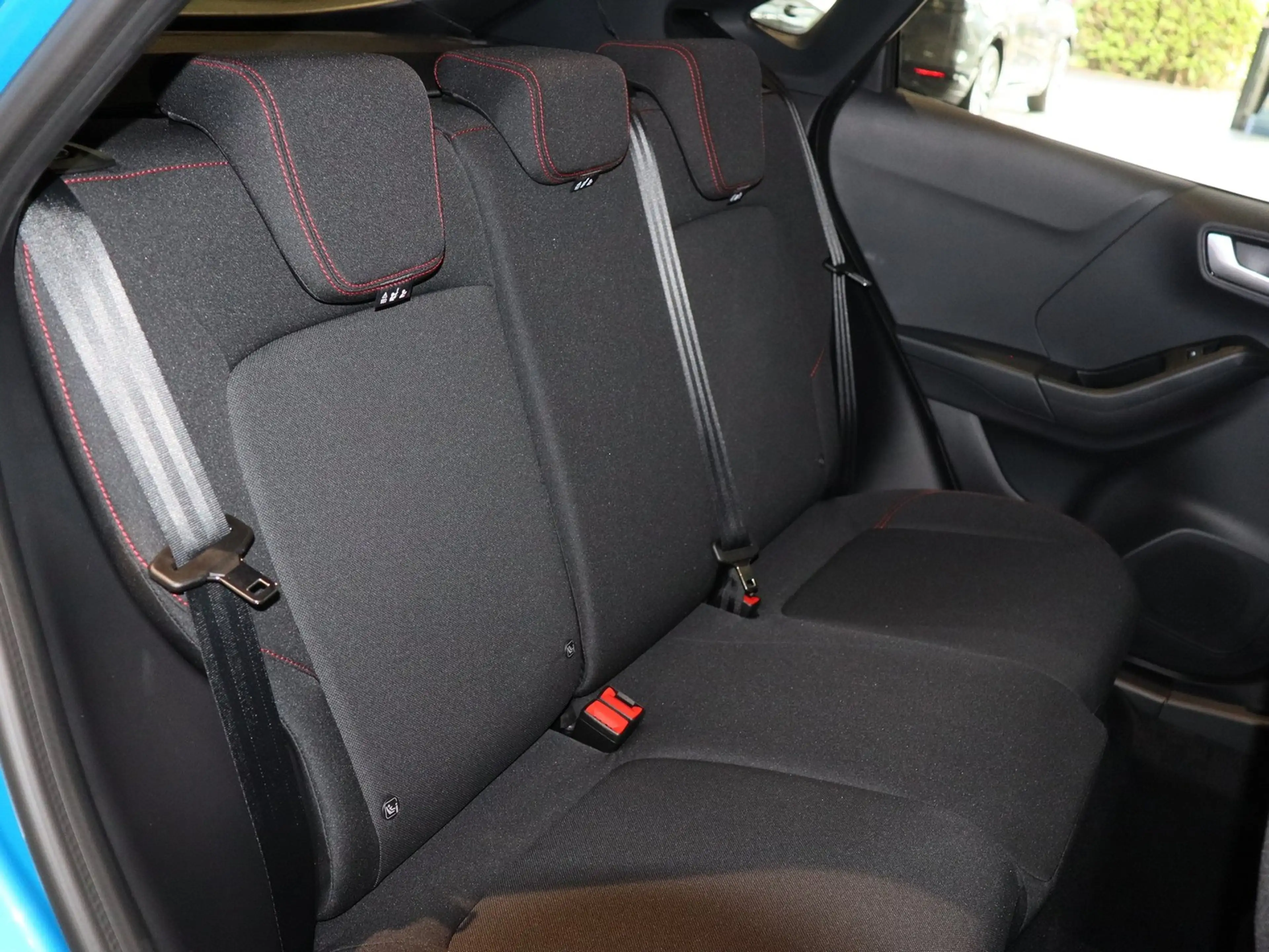 Ford Puma Hybrid ST-Line Panoramadach Ganzjahresreifen — photo 4
