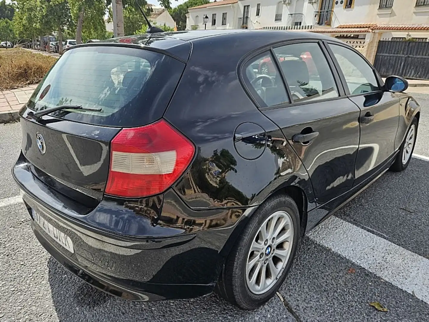 BMW BMW Serie 1 Pequeño Automático de 5 Puertas Negro - 2