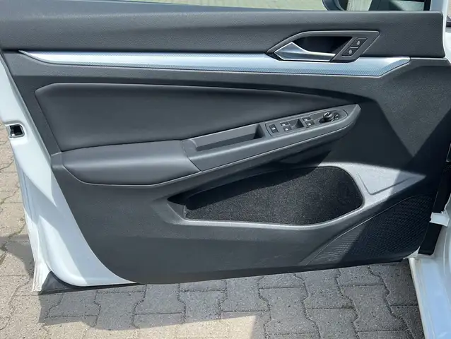 Volkswagen Golf view 9