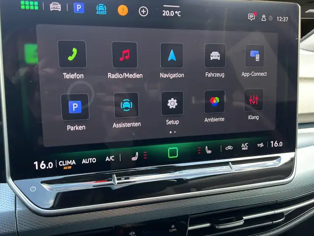 Volkswagen Golf view 8