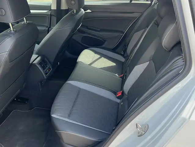 Volkswagen Golf view 11