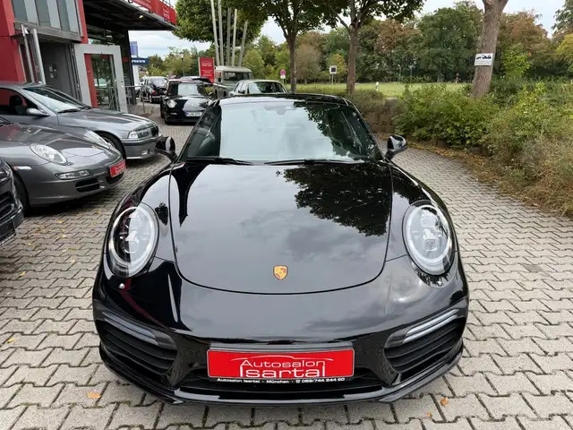Porsche 911 view 2