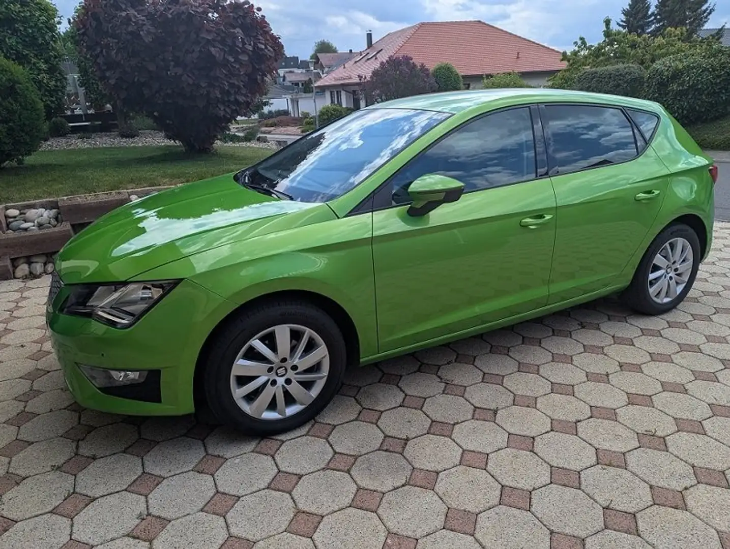 SEAT Leon 1.2 TSI TÜV 02/27 Winterr. Verde - 1