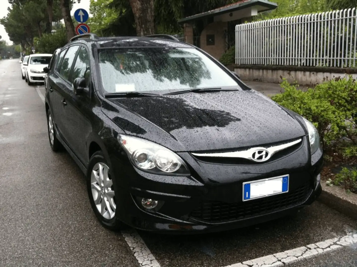 Hyundai i30 CW 1.6 TDI Comfort Noir - 1