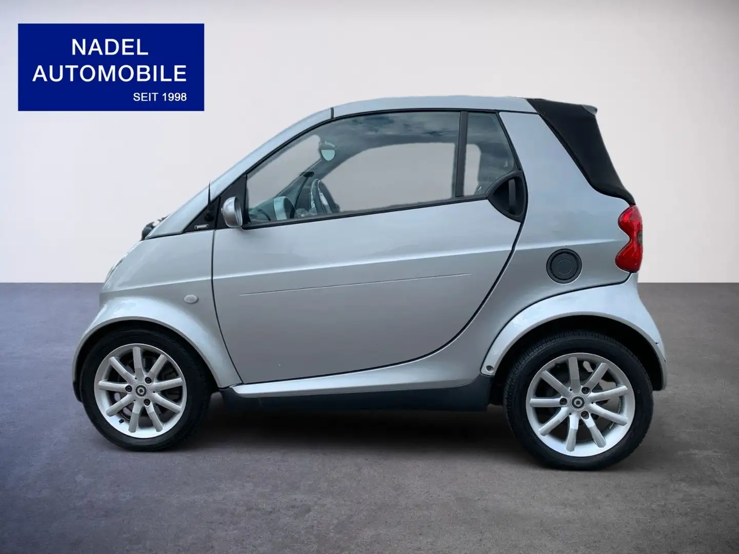 smart forTwo fortwo cabrio Autom./Klima/SHZ/8fach Plateado - 2