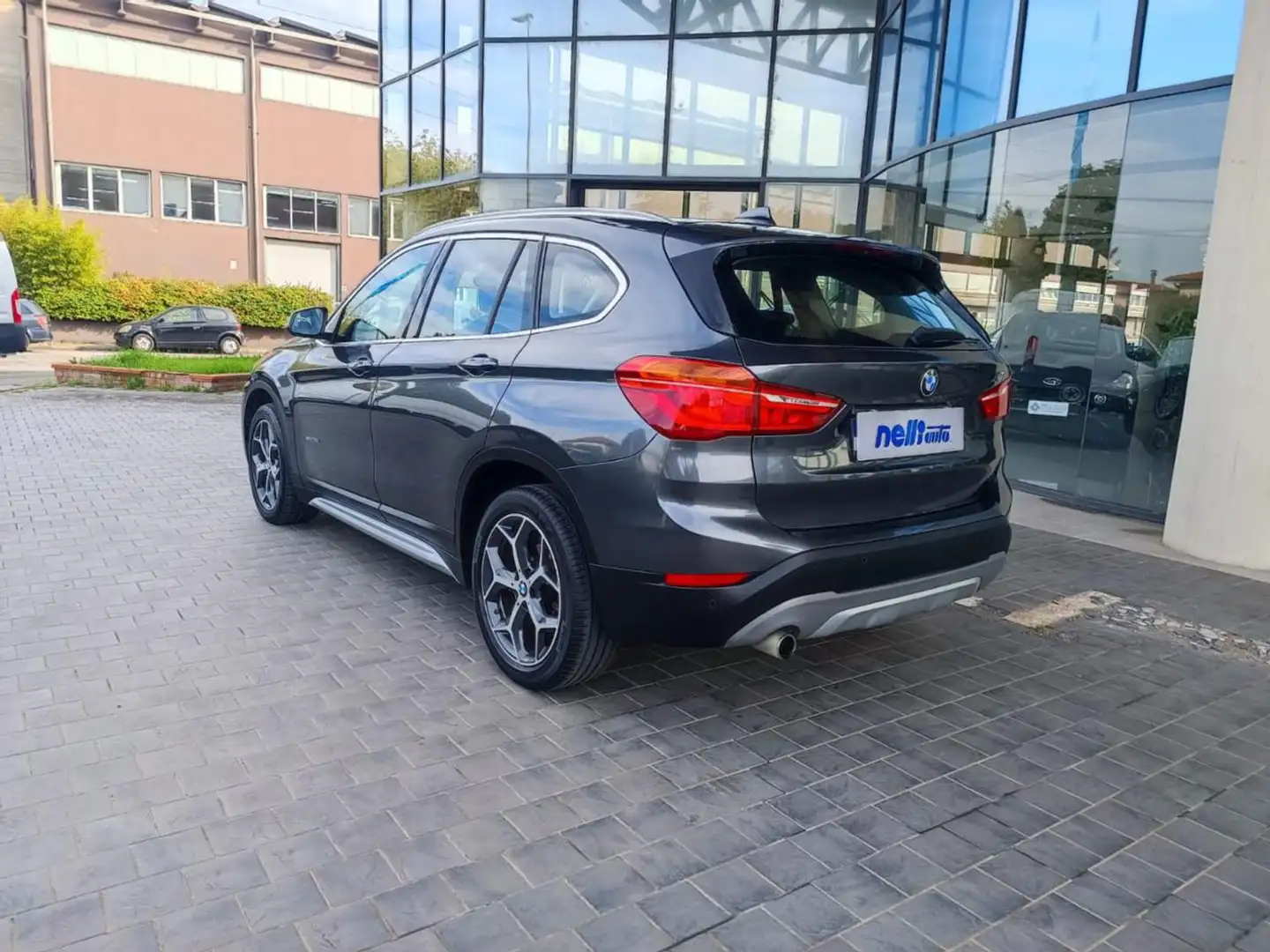 BMW X1 sDrive18d xLine Gris - 2