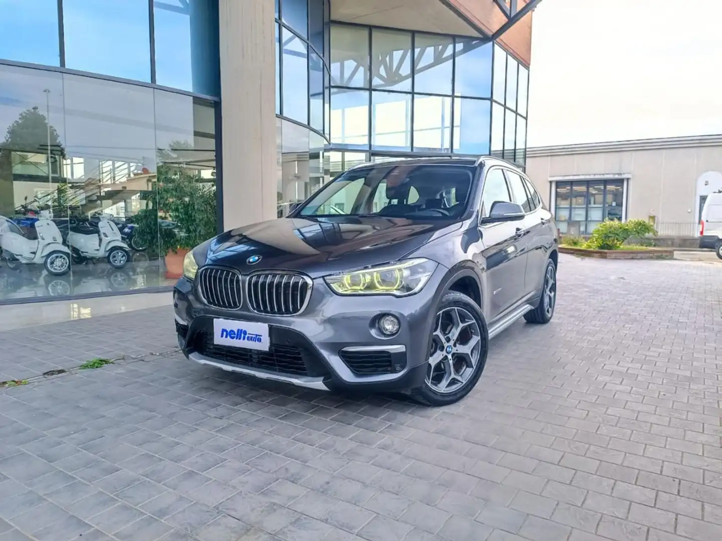 BMW X1 sDrive18d xLine Gris - 1