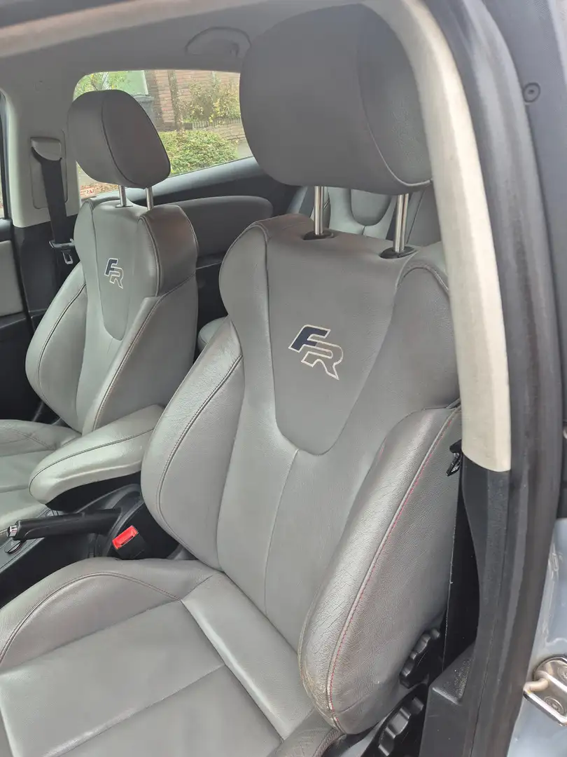 SEAT Leon Leon 2.0 TFSI FR Grijs - 2