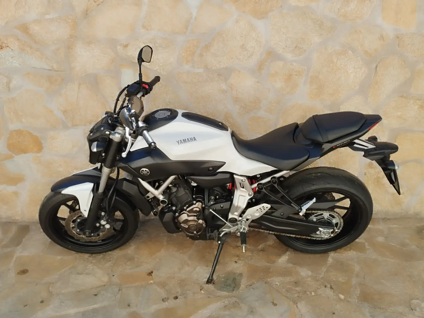 Yamaha MT-07 2015 Blanco - 2