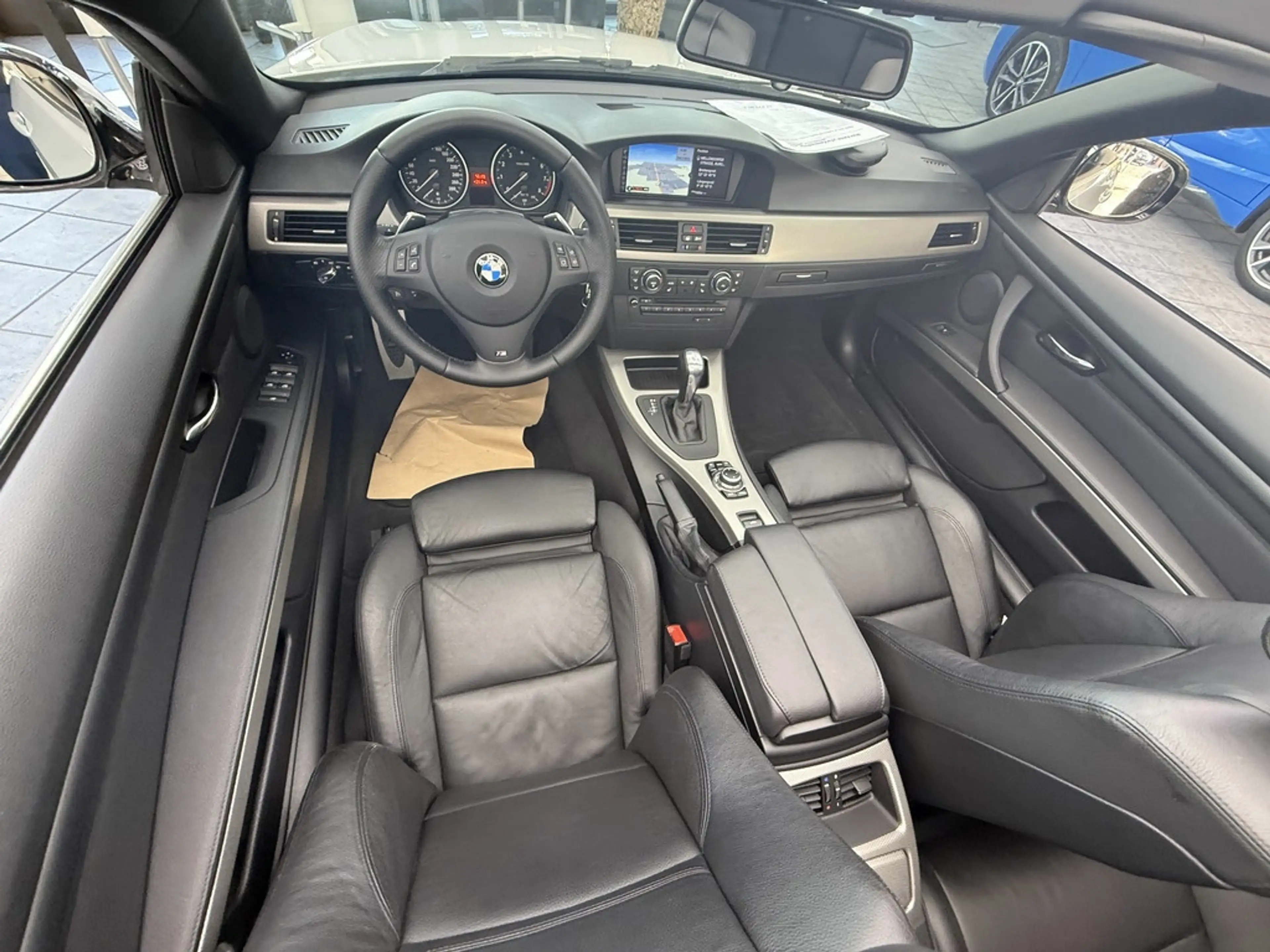 BMW 325 iA Cabrio M Sport, Leder, Navi, Bi-Xenon — photo 15