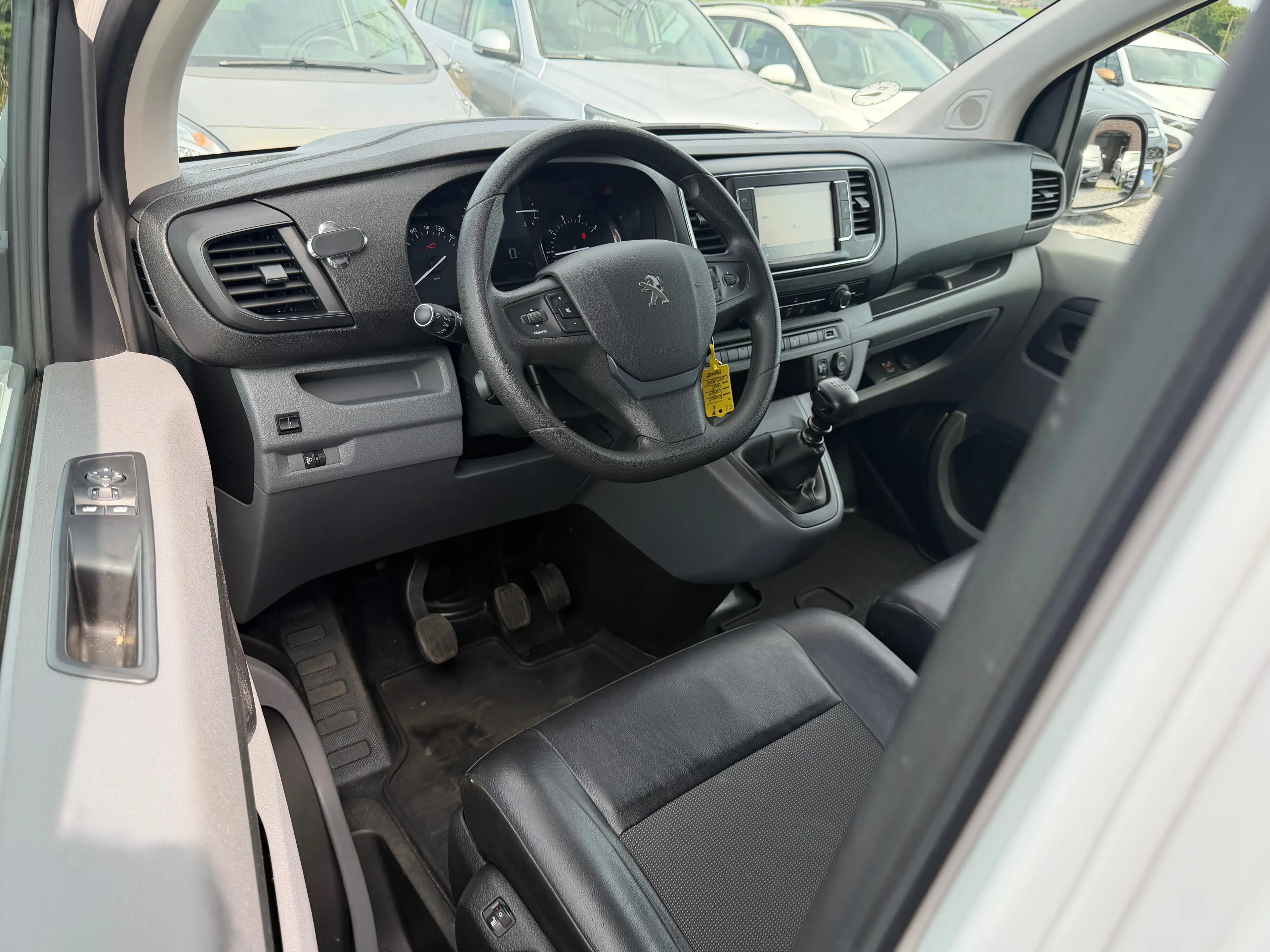 Peugeot Expert ATT REMORQUE - CARPLAY - NAVIGATION - AIR CO — photo 8