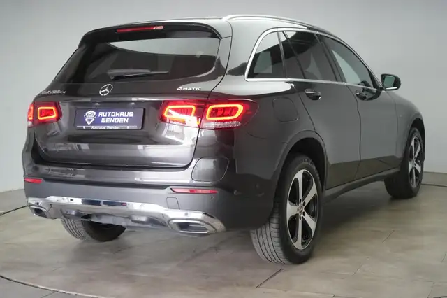 Mercedes-Benz GLC view 4