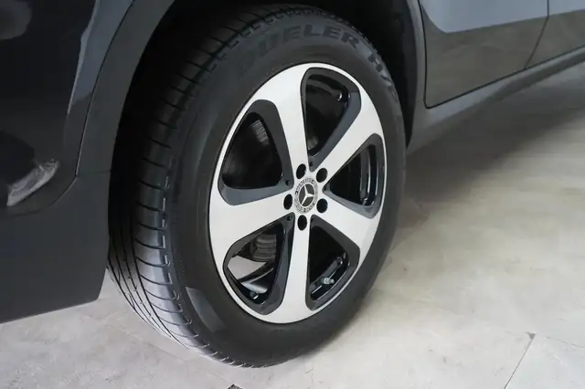 Mercedes-Benz GLC view 13