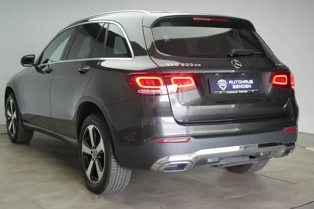 Mercedes-Benz GLC view 5