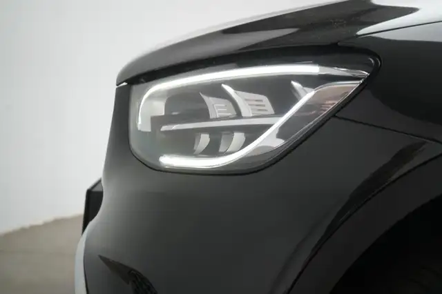 Mercedes-Benz GLC view 11