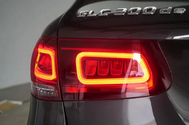 Mercedes-Benz GLC view 12